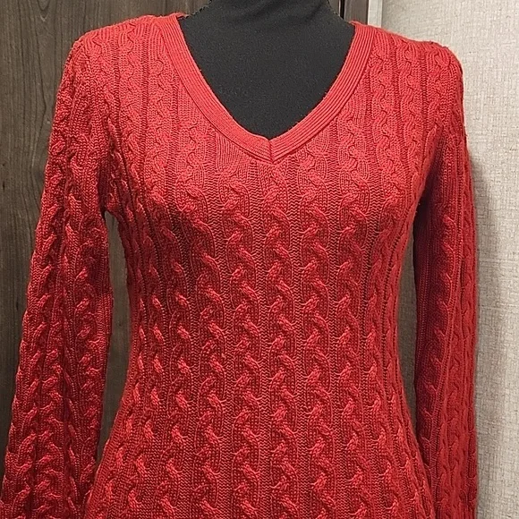 Women's Dress Sweater Cable-Knit V-Neck. - Picture 4 of 7